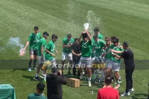 Ομόνοια Κ15/Η απονομή και οι πανηγυρισμοί των πρωταθλητών (βίντεο/φώτος) 