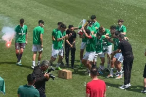 Ομόνοια Κ15/Η απονομή και οι πανηγυρισμοί των πρωταθλητών (βίντεο/φώτος) 
