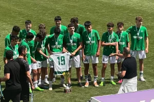 Ομόνοια Κ15/Η απονομή και οι πανηγυρισμοί των πρωταθλητών (βίντεο/φώτος) 