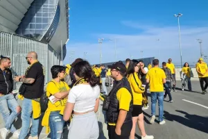 Άρχισε να κιτρινίζει...