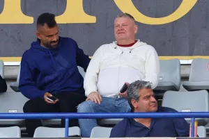 Είδε... Ακρίτα - Νέα Σαλαμίνα ο Ντουμπόφ