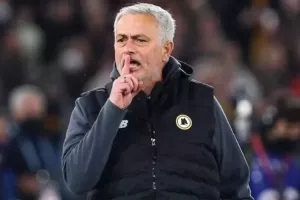 Μουρίνιο για την επιστροφή των 15 βαθμών στη Γιουβέντους: «Είμαι στην Ιταλία τέσσερα χρόνια, όχι τέσσερις ημέρες...»