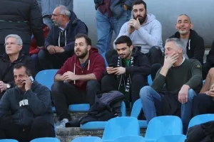(Φωτορεπορτάζ) Ο κόσμος στο Μακάρειο