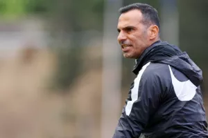 Ακρίτας - Νέα Σαλαμίνα: Πλέον κερδίζει, αλλά... αργοπορημένα (Φώτος)