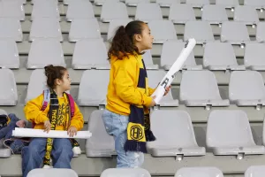 (Φωτορεπορτάζ) Ο κόσμος στο ΑΕΛ - Ανόρθωση