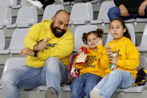 (Φωτορεπορτάζ) Ο κόσμος στο ΑΕΛ - Ανόρθωση