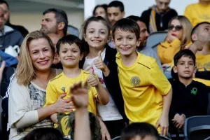 ΑΕΛ - Ολυμπιακός: Στον τελικό με... ζωγραφιά του κορυφαίου Μεντόσα! (Φώτος)