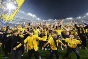 ΑΕΛ - Ολυμπιακός: Στον τελικό με... ζωγραφιά του κορυφαίου Μεντόσα! (Φώτος)