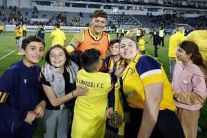 ΑΕΛ - Ολυμπιακός: Στον τελικό με... ζωγραφιά του κορυφαίου Μεντόσα! (Φώτος)