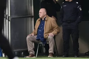 Ο Μπέος παρακολούθησε το ματς από τη φυσούνα