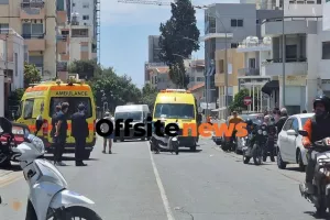 Διανομέας με μοτοσικλέτα παρέσυρε πεζό