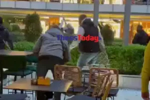 Βίντεο από οπαδική επίθεση στην Θεσσαλονίκη: Έβγαλε μαχαίρι ο... στόχος