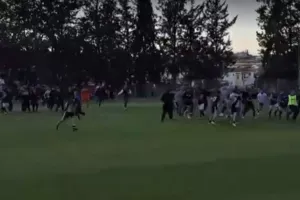 Σοβαρά επεισόδια και "ξύλο" στο Αγροτικό! (βίντεο)