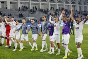 Λευκωσία με τριάδα και όπλο... μπροστά 