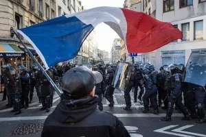 Νέα εβδομάδα απεργιών και διαβουλεύσεων στη Γαλλία