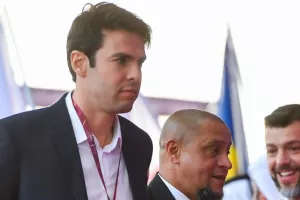 Κακά: «Να δω τη Μίλαν τελικό, ξεχωρίζω τον Λεάο»