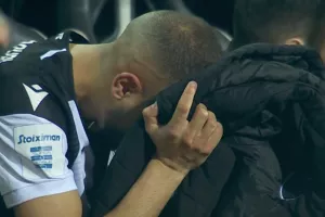 ΠΑΟΚ: Αποχώρησε με πρόβλημα τραυματισμού και ξέσπασε σε κλάματα ο Καντουρί 