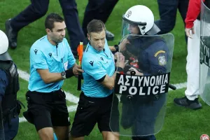 Ο Μάσα έγραψε στο Φύλλο Αγώνα (Ολυμπιακός-ΑΕΚ) ότι αισθάνθηκε χτύπημα στα γεννητικά του όργανα στη φυσούνα