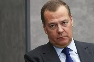 Απειλές Μεντβέντεφ στους G7 για κατάργηση της συμφωνίας για τα σιτηρά