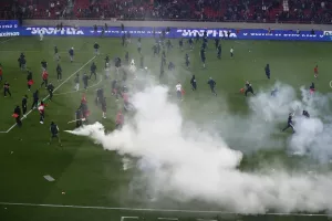Κίνδυνος για 2-4 αγωνιστικές κεκλεισμένων για Ολυμπιακό! 