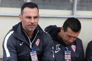 Παρακολουθεί ο Πούρσα