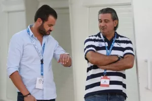 Περιμένουν με αγωνία