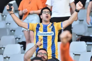(Φωτορεπορτάζ) Ο κόσμος στο Άρης - ΑΠΟΕΛ