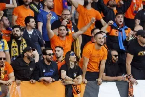 (Φωτορεπορτάζ) Ο κόσμος στο Άρης - ΑΠΟΕΛ