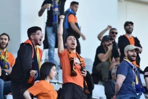(Φωτορεπορτάζ) Ο κόσμος στο Άρης - ΑΠΟΕΛ