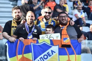 (Φωτορεπορτάζ) Ο κόσμος στο Άρης - ΑΠΟΕΛ