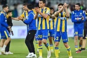 Χειροκρότησαν τους "Πορτοκαλί", αυτοί φώναξαν για πρωτάθλημα! (βίντεο & φώτος)
