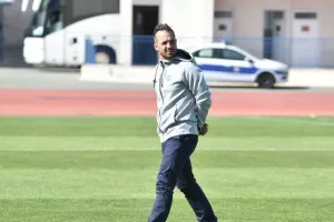 Δεν τα βάζει κάτω...