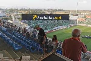 Με... πατερίτσες ο Μπεσεντίν