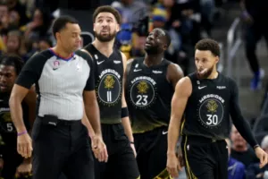 "Κρατάνε τους Κάρι, Τόμπσον και Γκριν οι Ουόριορς"