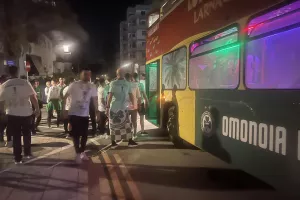 Ένταση και δακρυγόνα, σταμάτησε για λίγο η πορεία του λεωφορείου (φώτος)