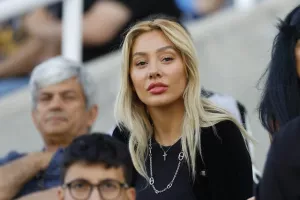 Εκεί για Ντβάλι