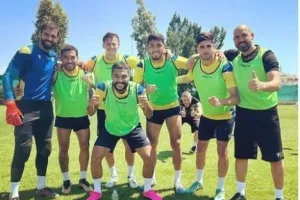 Οι νικητές... ΑΕΛ με τον κόουτς 