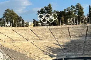Οι Ολυμπιακοί Κύκλοι τοποθετήθηκαν ξανά στο Παναθηναϊκό Στάδιο