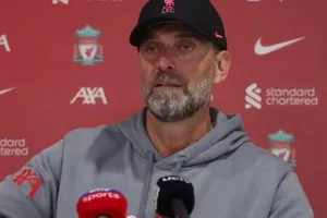 "Μην τραγουδάτε για μένα! Μόνο στο τέλος" (βίντεο)