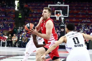 Βοηθός Κινγκς για Βεζένκοφ: "Σπουδαίος στο Final 4/Μας ενδιαφέρει"