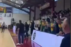 Το buzzer beater του Brown και η έκρηξη των ΑΕΚτζήδων στον Στρόβολο! (βίντεο)