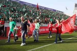 Παλαίμαχοι AΕΛ και Ομόνοιας μαζί στον τελικό