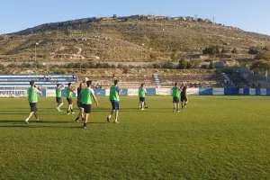 Ροτσίδης Μάμμαρι: "Χειροκροτούμε ποδοσφαιριστές και προπονητή"