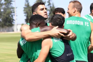 Τα τετ α τετ Σωφρόνη, η αρχηγική αγκαλιά και το τρέξιμο στο "Η. Πούλλος" (φώτος)