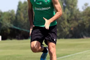 Τα τετ α τετ Σωφρόνη, η αρχηγική αγκαλιά και το τρέξιμο στο "Η. Πούλλος" (φώτος)
