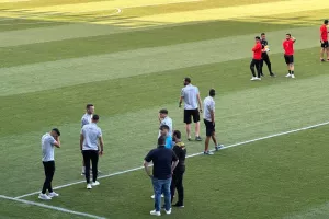 ΑΕΛ - Νέα Σαλαμίνα: "Πάτησαν" χορτάρι οι ποδοσφαιριστές (φώτος)