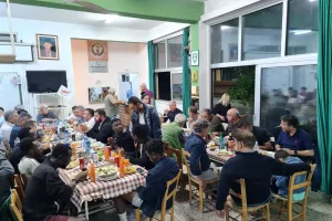 Τίμησε τους ποδοσφαιριστές και Ομόνοια/ΦΩΤΟΣ