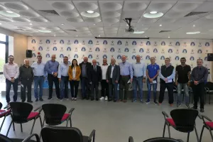 1.6 εκατομμύρια + 800 χιλιάδες στα προσφυγικά σωματεία