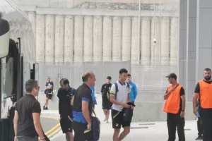 Φωτορεπορτάζ από την άφιξη του ΑΠΟΕΛ