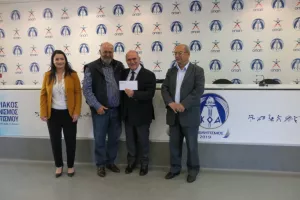 1.6 εκατομμύρια + 800 χιλιάδες στα προσφυγικά σωματεία